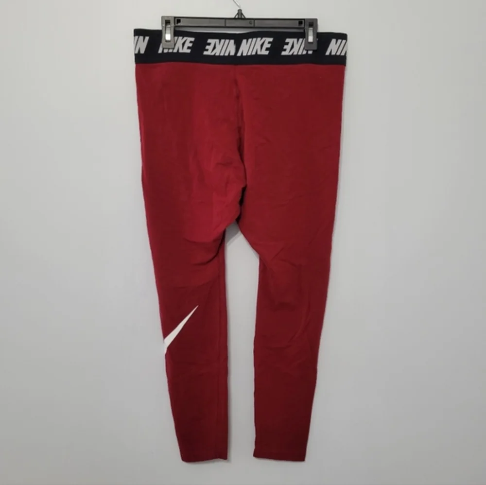 Nike Women's Sportswear Club Leggings Size XL Side Swoosh‎ High Waisted Garnet